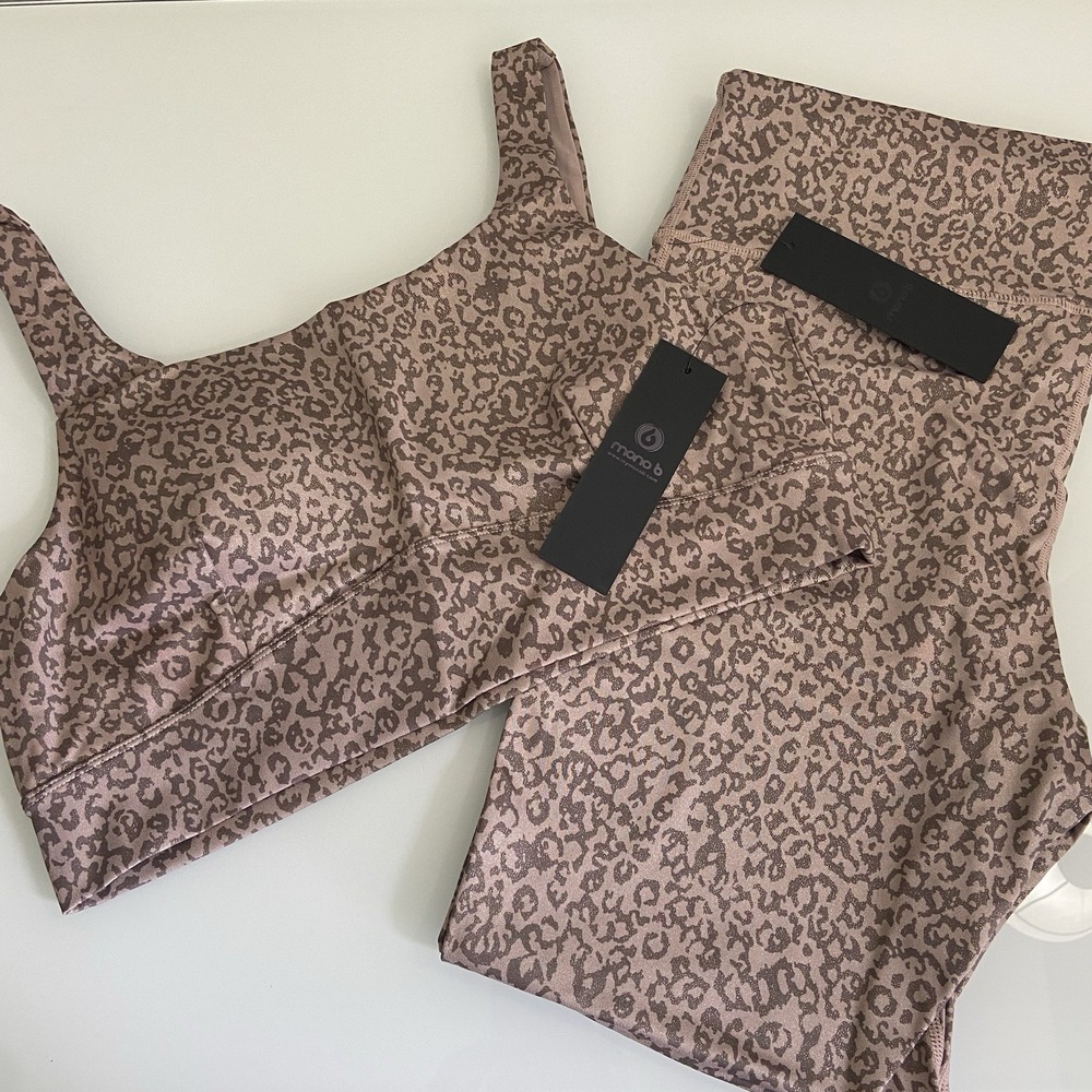 Mono B Women's 1XL Gold Foil Leopard Print Sports Bra & Leggings Set NEW Curvy